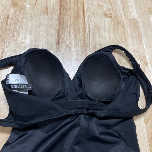 Miraclesuit NWT Crossover With Mesh One Piece Swimsuit Black Size 12 Bra Top A-D - Picture 6 of 15